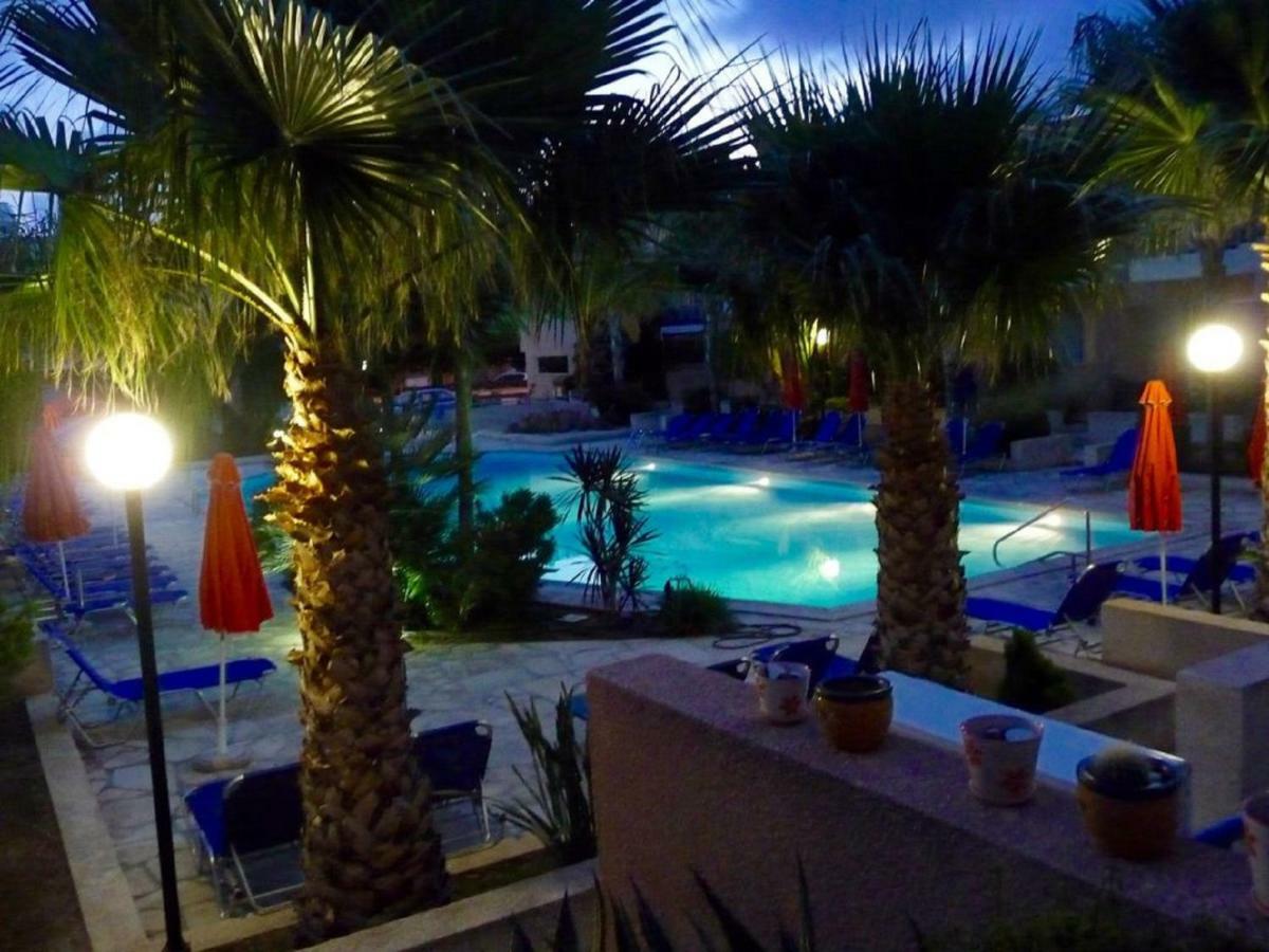 فيلا Aurora Townhouse - Complimentary Paphos Airport Transport المظهر الخارجي الصورة