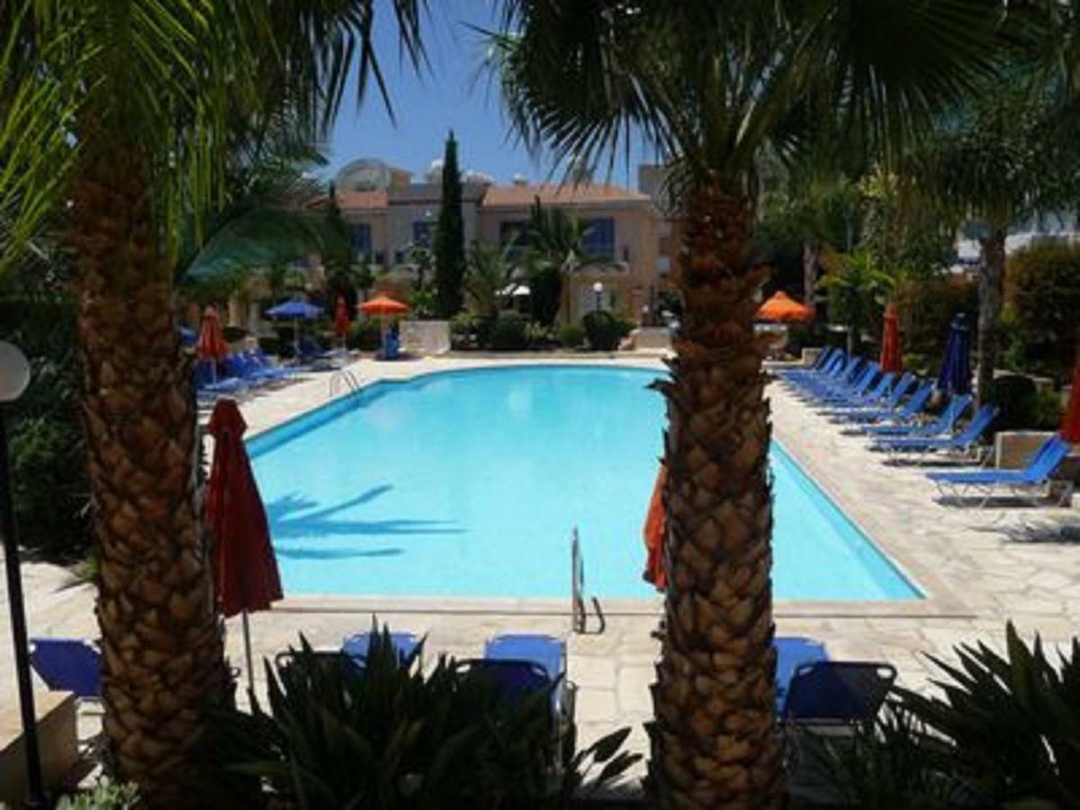 فيلا Aurora Townhouse - Complimentary Paphos Airport Transport المظهر الخارجي الصورة