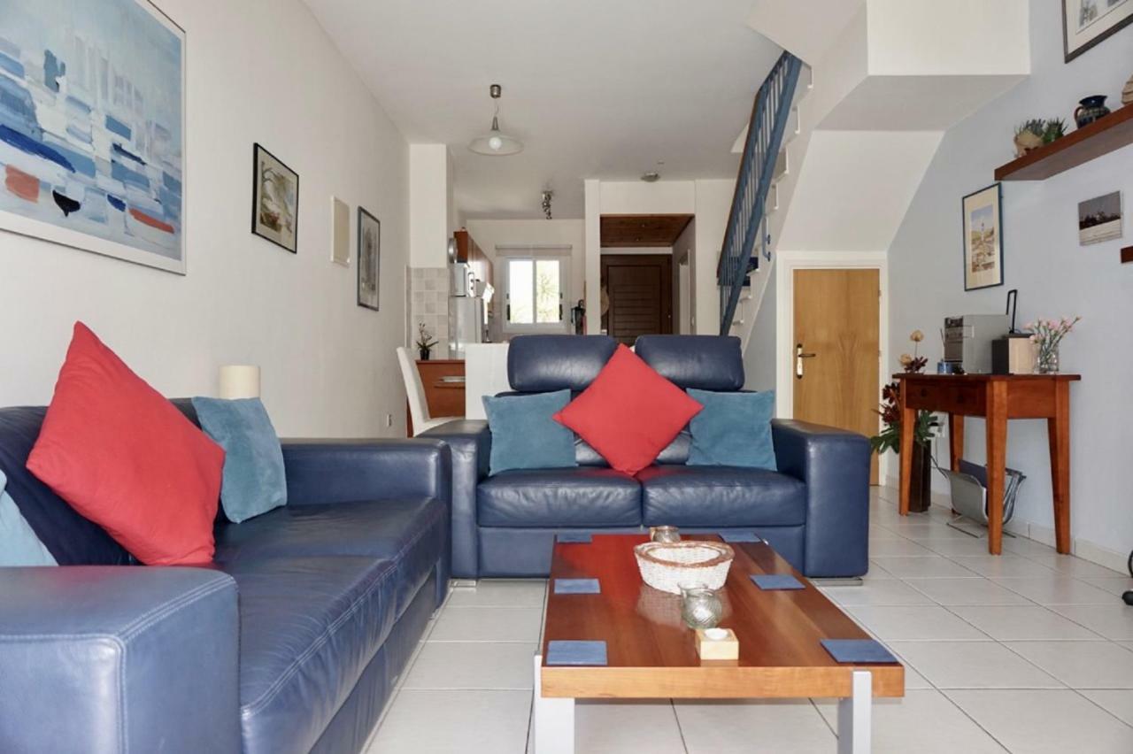 فيلا Aurora Townhouse - Complimentary Paphos Airport Transport المظهر الخارجي الصورة